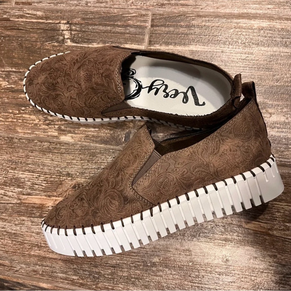 Moxie Tooled Slip On Shoe by Very G Sz 7